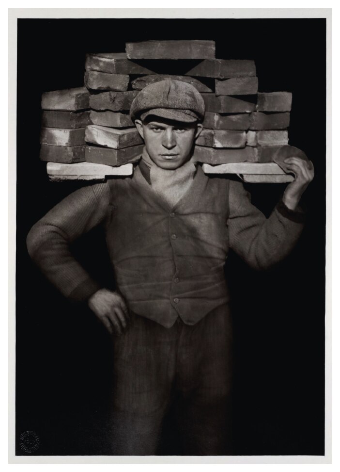 Bricklayer (August Sander)